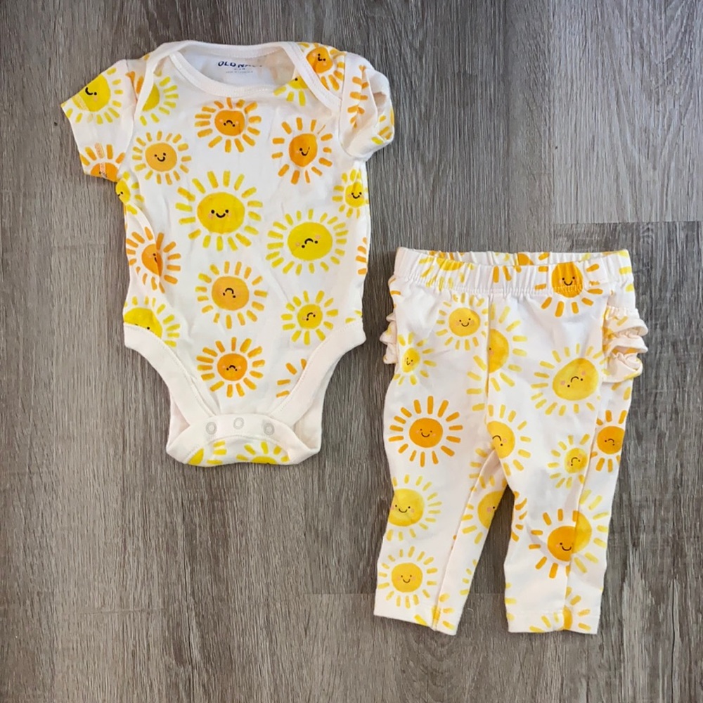 Old Navy 0-3 month 2 piece set